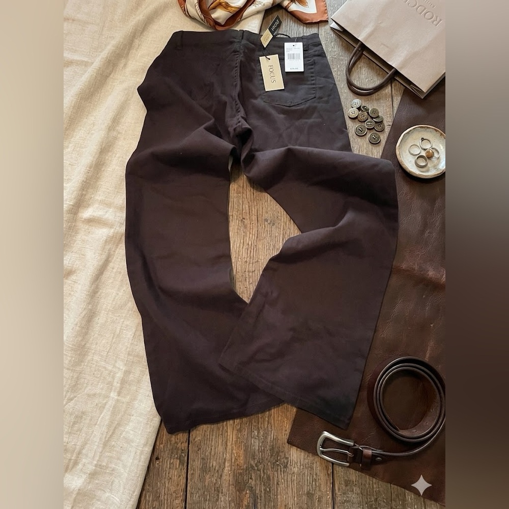 Straight Leg Women's Pants in Dark Brown